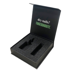 Giftbox with magnetic lid