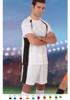 Sportset Shirt+Broek 100%P 145grs